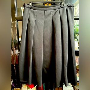 Full black skirt by Jennifer Lopez